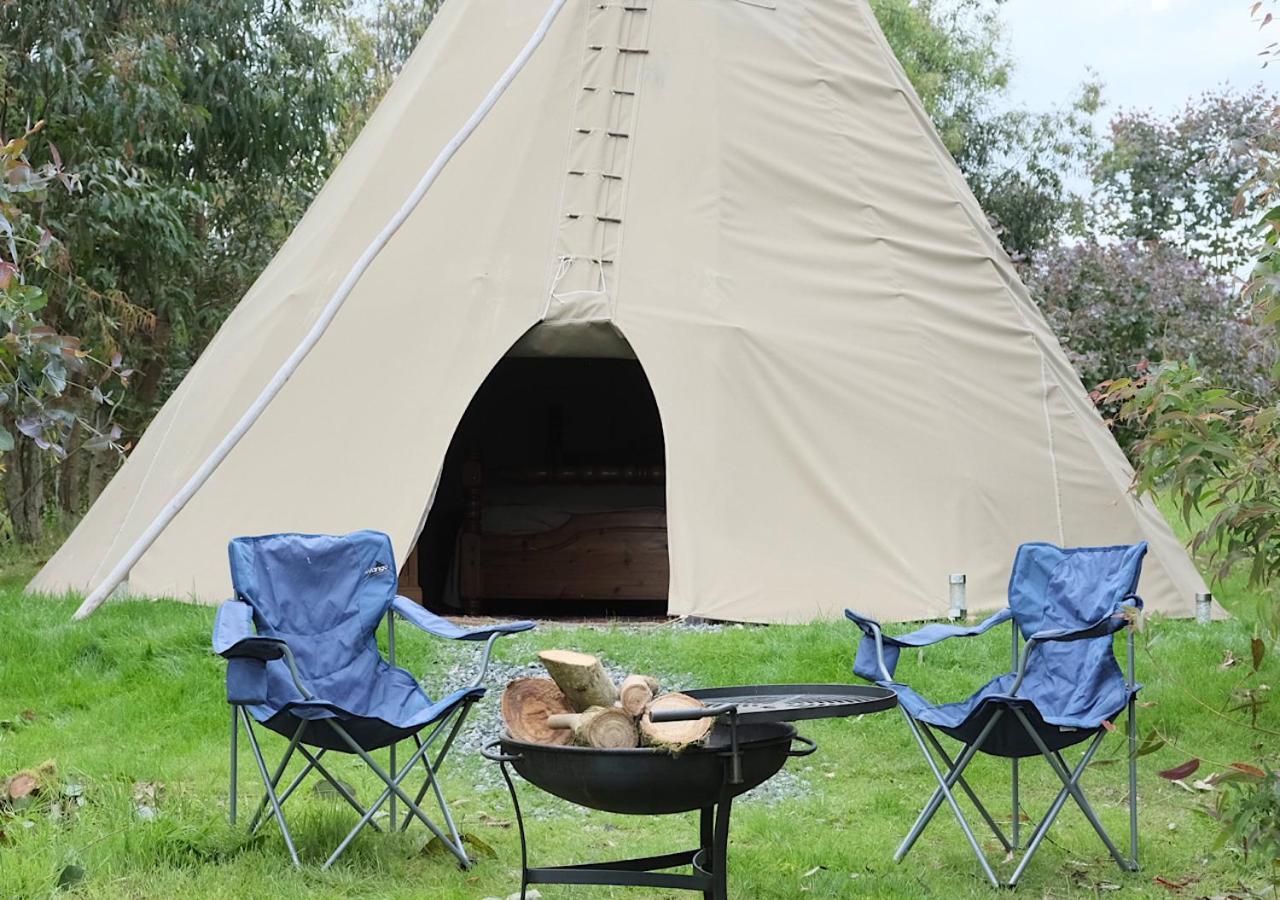 Gumtree Tipis Hotel Bickington Exterior photo